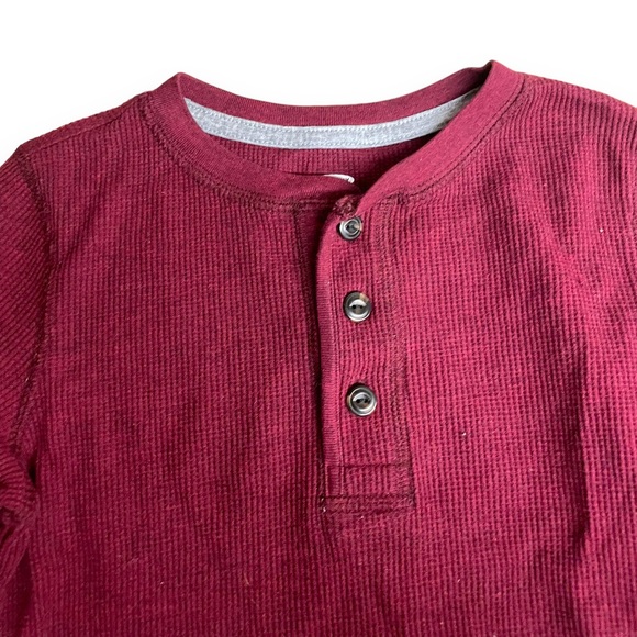 ✨BOYS MAROON SHIRT✨ - Picture 2 of 4